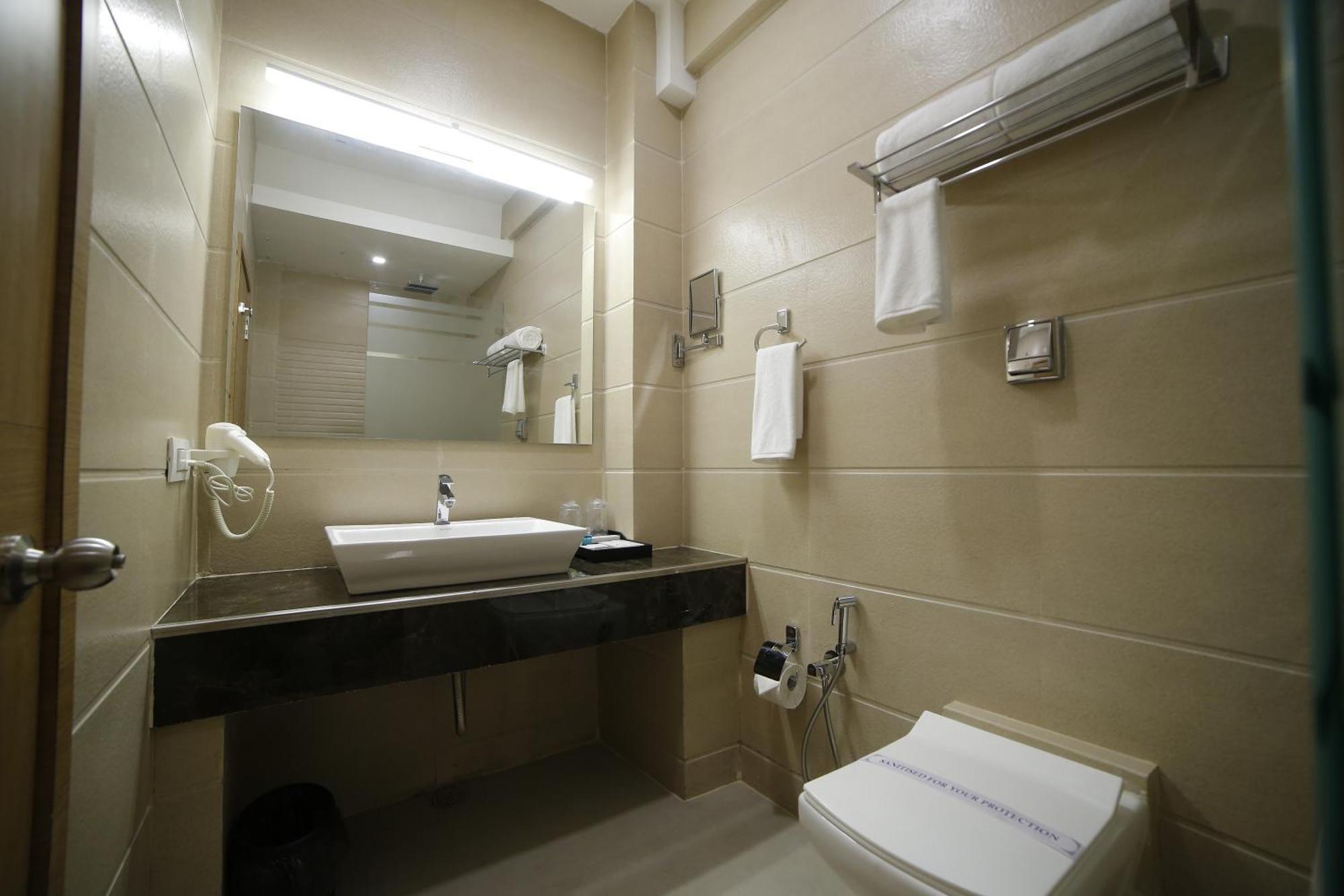 Hotel Annapurna De Royal Guntūr Εξωτερικό φωτογραφία